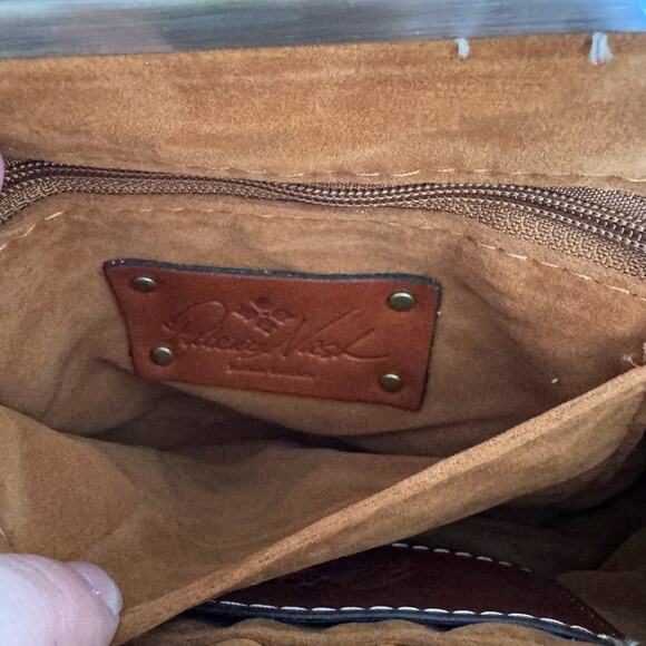 Patricia Nash Savena Tooled Brown Leather Kiss Lock Clutch Wristlet - Picture 5 of 9